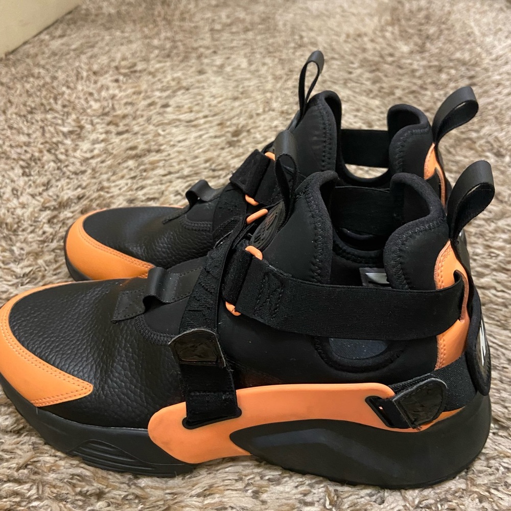 Womens black and orange  huarache  size 10